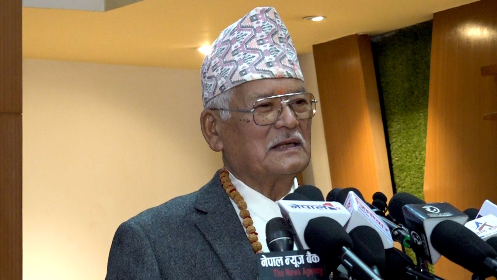 जेठको दोस्रो हप्तासम्म राजावादी अभियानको टुंगो लाग्छ : डा.गुरुङ