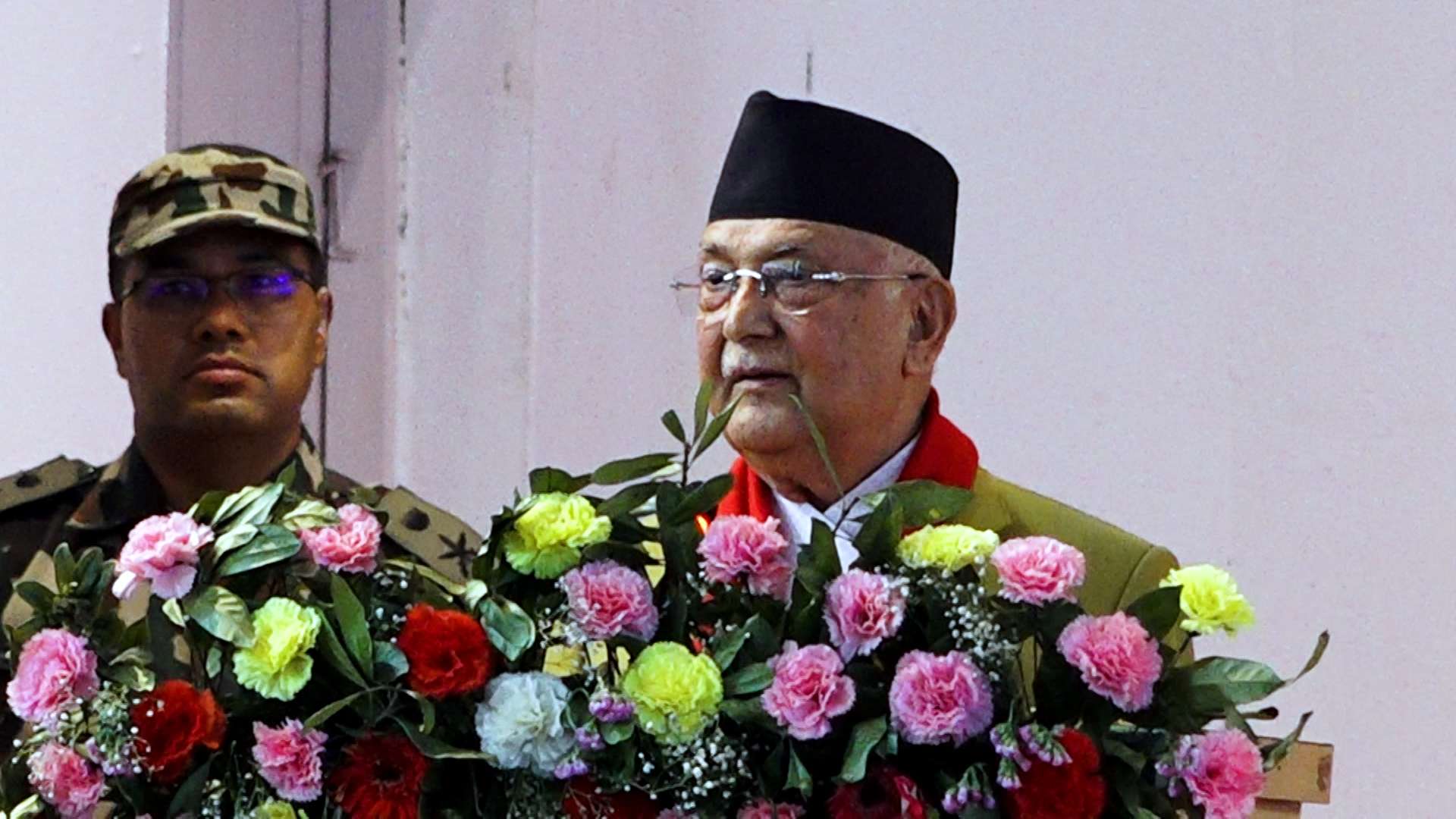 शिक्षकहरू चित्त नदुखाई फर्किनुहोला, यो आन्दोलन गर्ने समय होइन : ओली