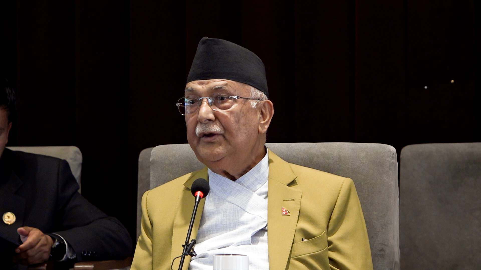 सरकार ढल्छ भनेर भ्रम फैलाउनेहरू गलिसके : ओली