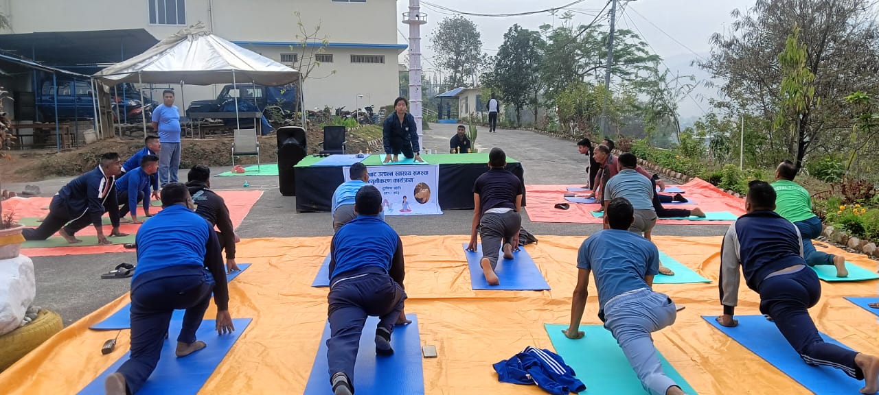 ट्राफिक प्रहरीको प्रदूषणबाट उत्पन्न स्वास्थ्य समस्या न्यूनीकरण गर्न आयुर्वेदको विशेष कार्यक्रम