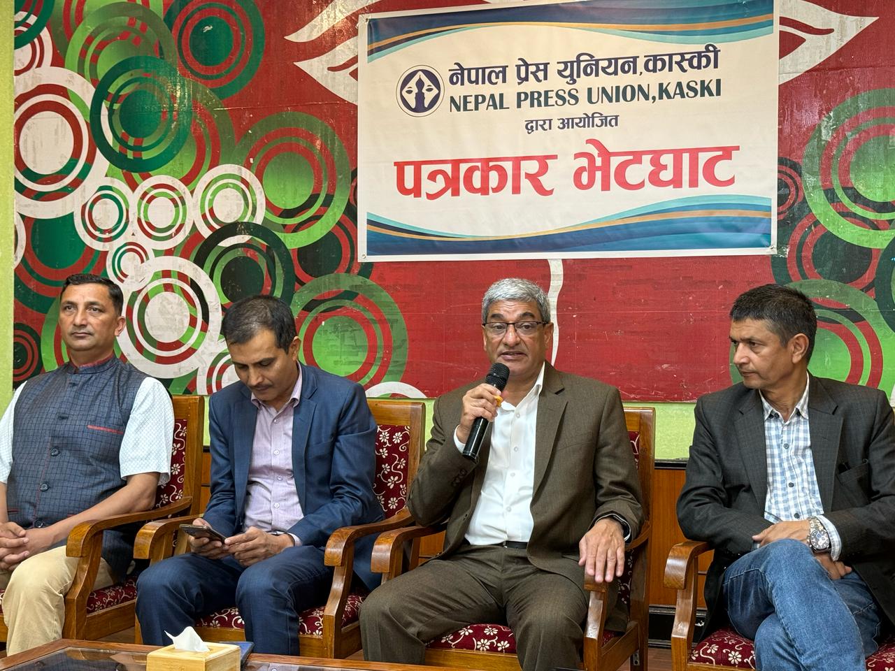 काँग्रेस र एमालेबीचको सम्बन्धमा कुनै समस्या छैन : गृहमन्त्री लेखक