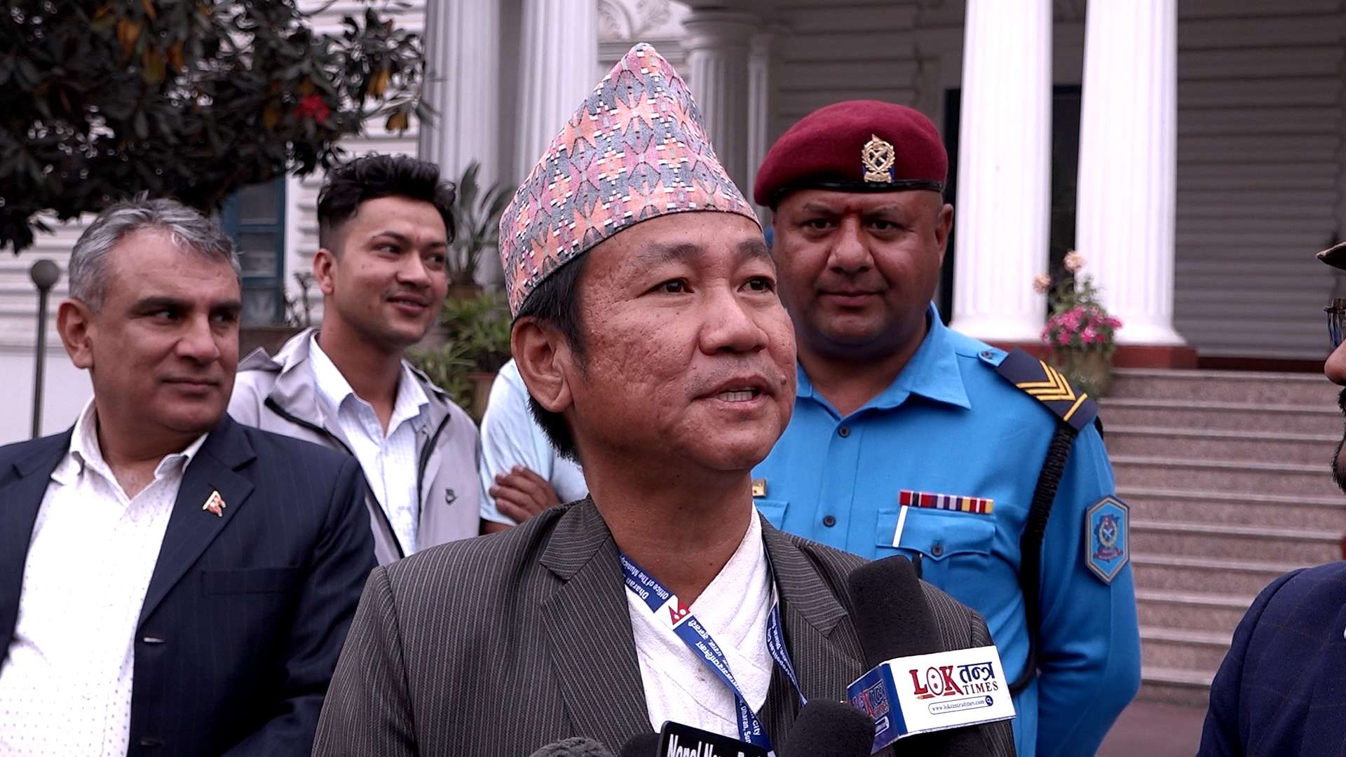 हर्क साम्पाङको व्यङ्ग्य- मेलम्चीको पानी नआए पनि श्रमदान गरेर ल्याउँछु