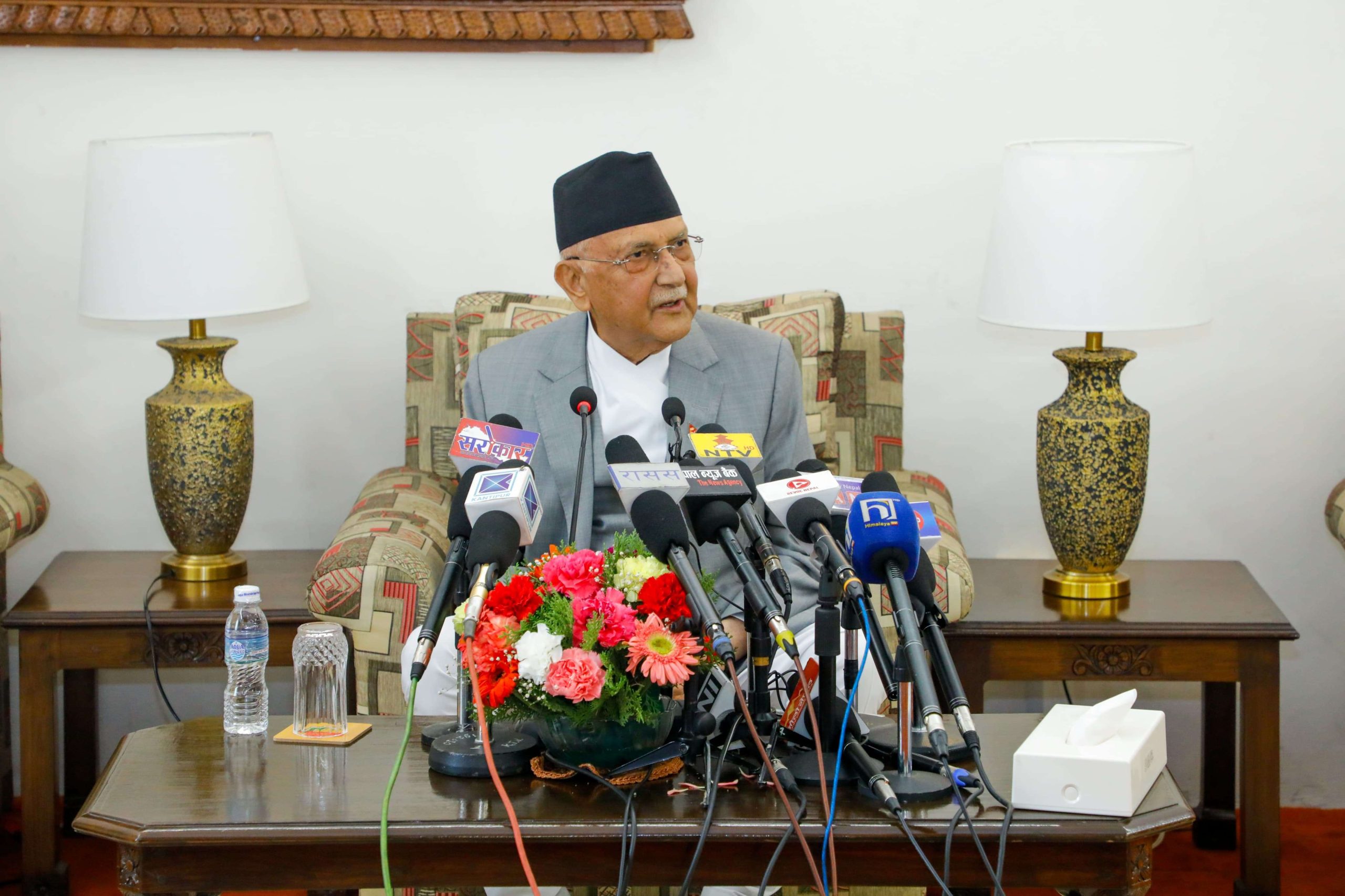 एमाले संसदीय दलको बैठक बस्दै