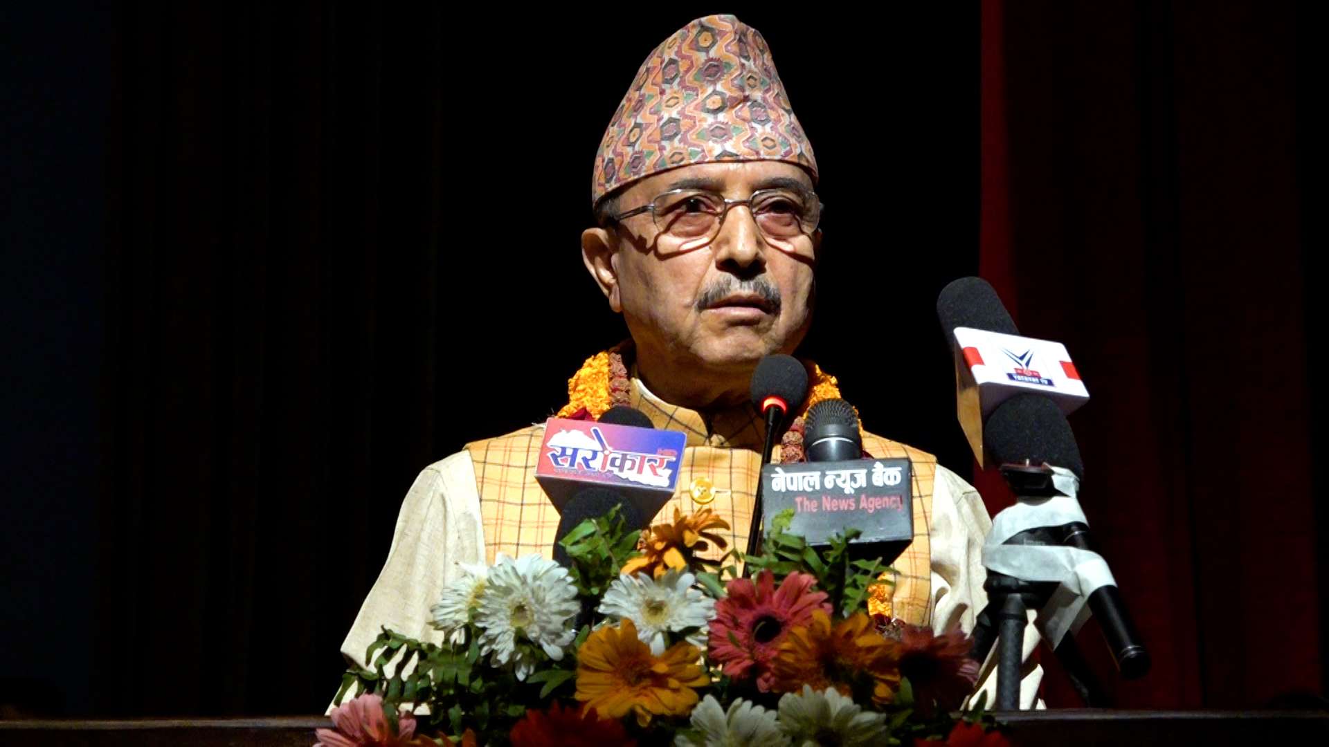 सरकारले तलमाथि भएको कार्यशैली बदल्नुपर्छ : कार्यवाहक सभापति खड्का