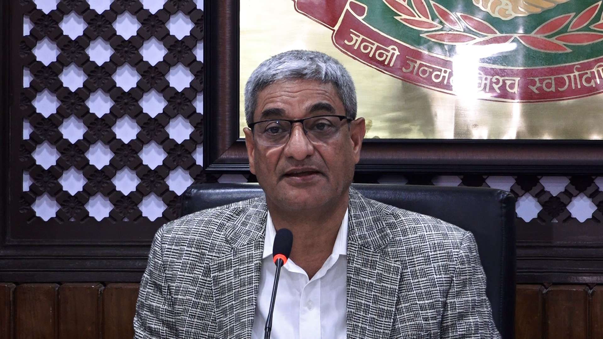 शिक्षकहरुमा माग सम्बोधन गर्नेगरी अघि बढेका छौं : गृहमन्त्री लेखक