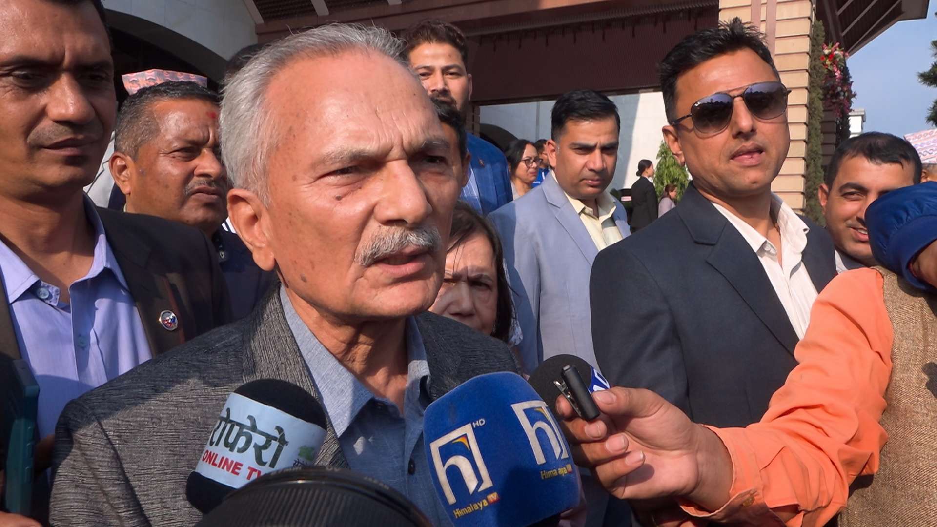 आर्थिक वर्षको नीति पास त भयो तर फस्ट डिभिजनमा आएन : बाबुराम भट्टराई