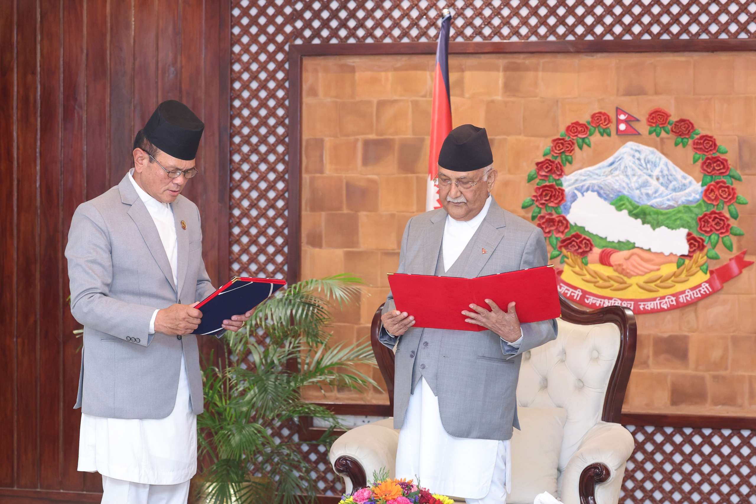 प्रधानमन्त्रीसमक्ष राज्यमन्त्री गर्बुजाको सपथ