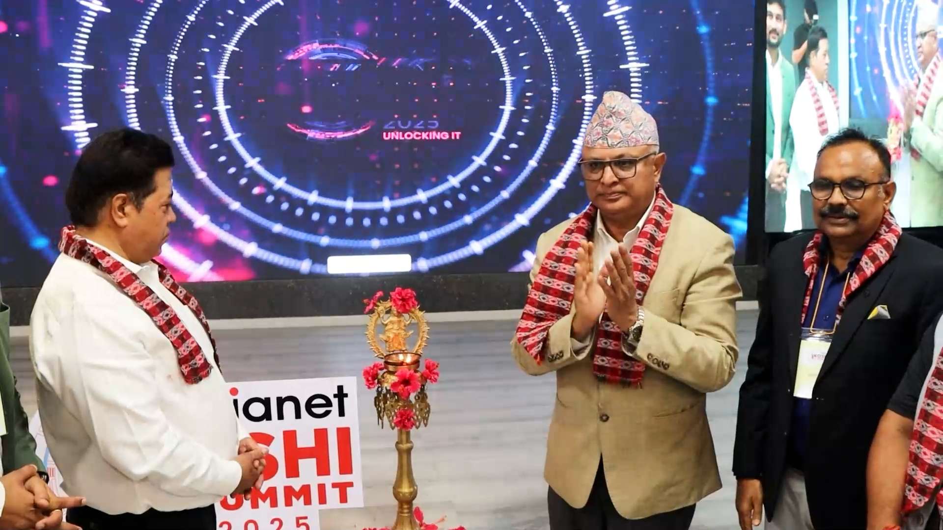 सूचना प्रविधिमार्फत नेपालमै संभावना, विदेश जानु नपर्ने