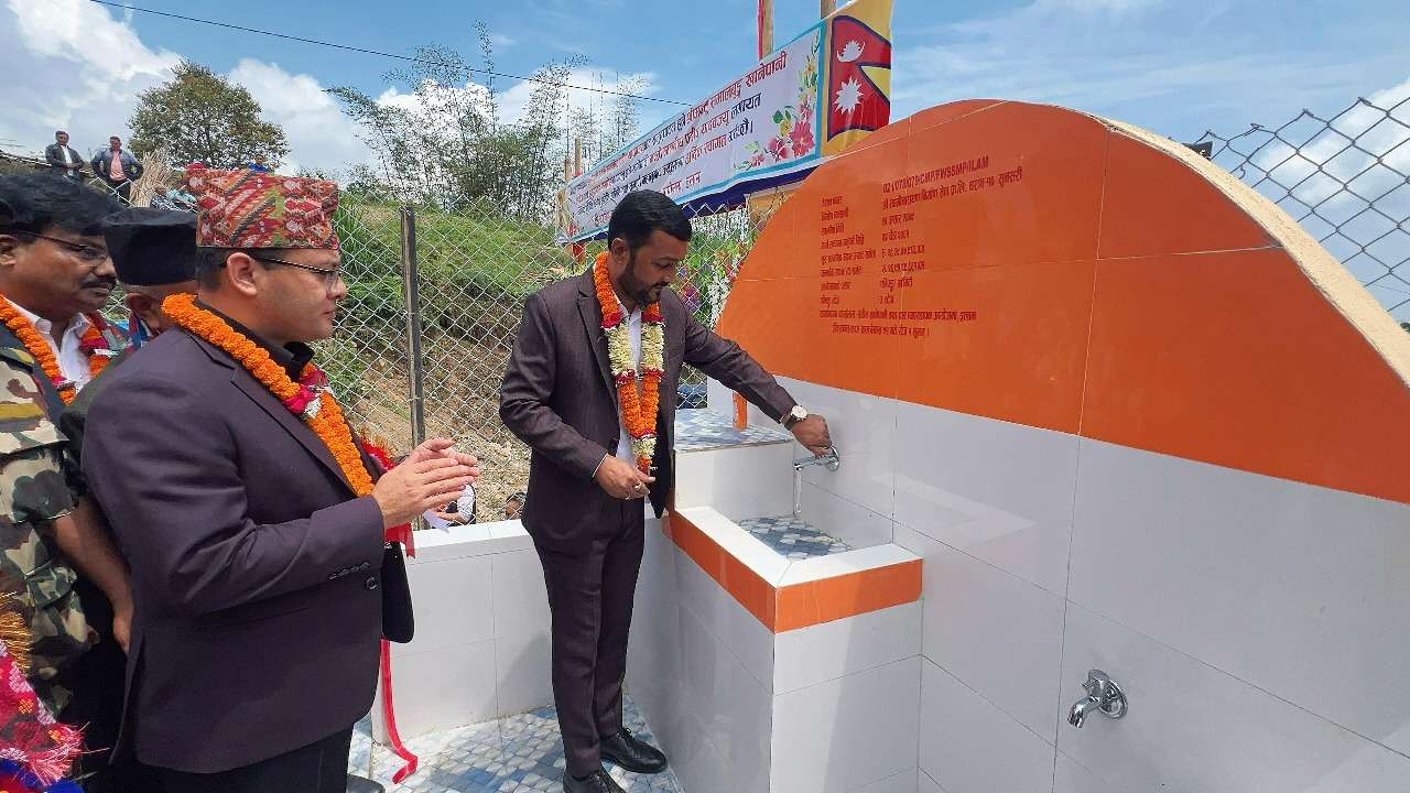 ‘सिंहदरबारदेखि दुर्गमक्षेत्रसम्म अब शुद्ध खानेपानी वितरण हुँदैछ’