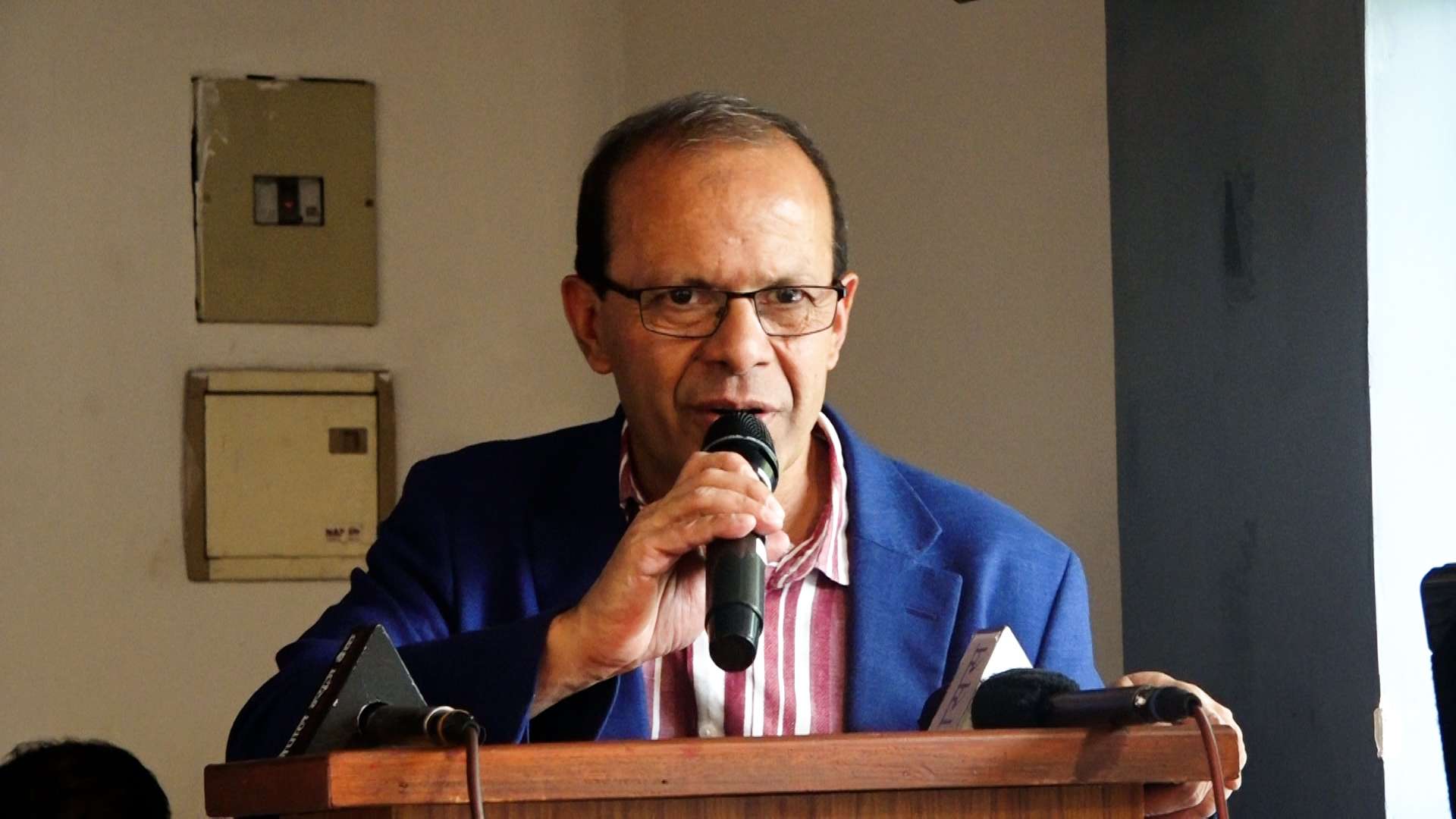 घट्नाको गहिराइमा नपुगेरै राजीनामा माग्ने प्रवृत्ति गलत छ : डा. रिजाल