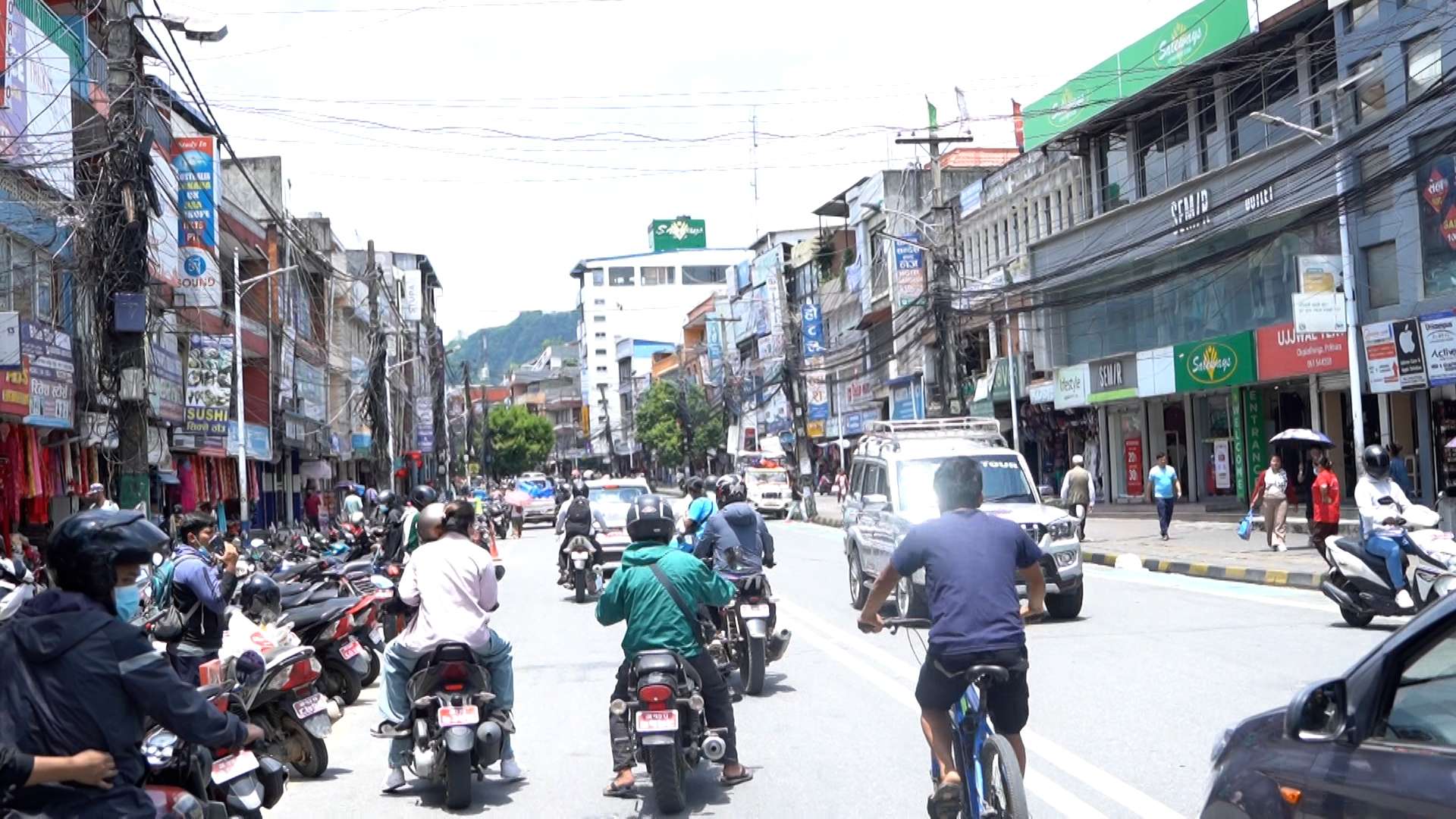 पोखरामा ‘राइड सेयरिङ’लाई मान्यता दिएकोमा विरोध, यातायात प्रभावित