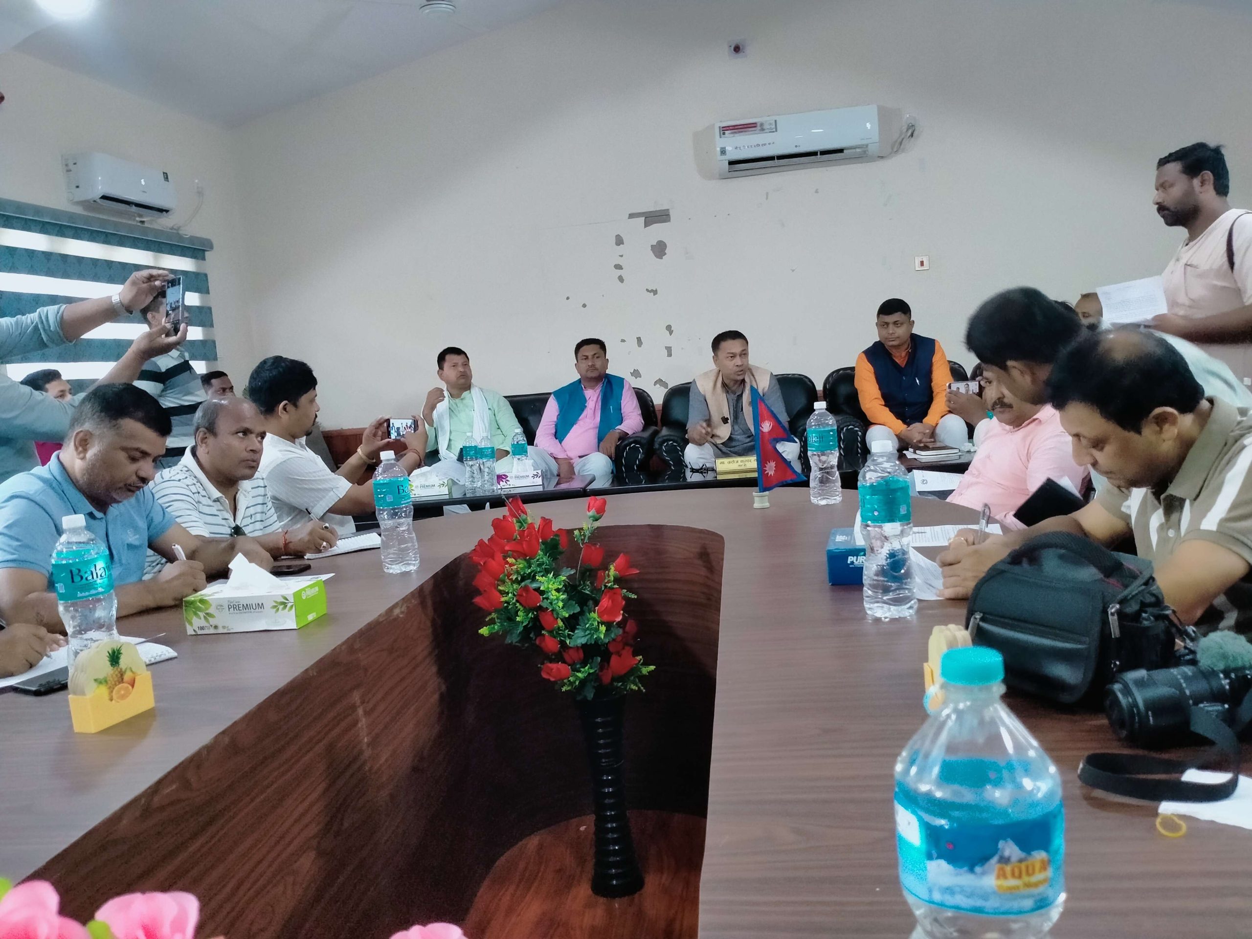 मधेश प्रदेशका सडकहरु प्रधानमन्त्री ओलीले शिलान्यास गर्ने