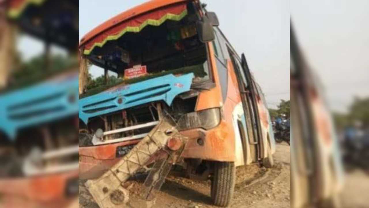 बस र म्याजिक ठोक्किँदा युवतीको घटनास्थलमै मृत्यु