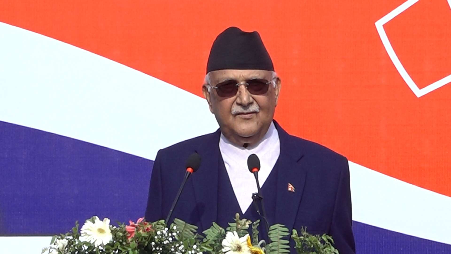 निरङ्कुश राजतन्त्र फर्काउने सपना देख्नेहरुविरुद्ध मजदुर वर्ग लाग्नुपर्छ : प्रधानमन्त्री