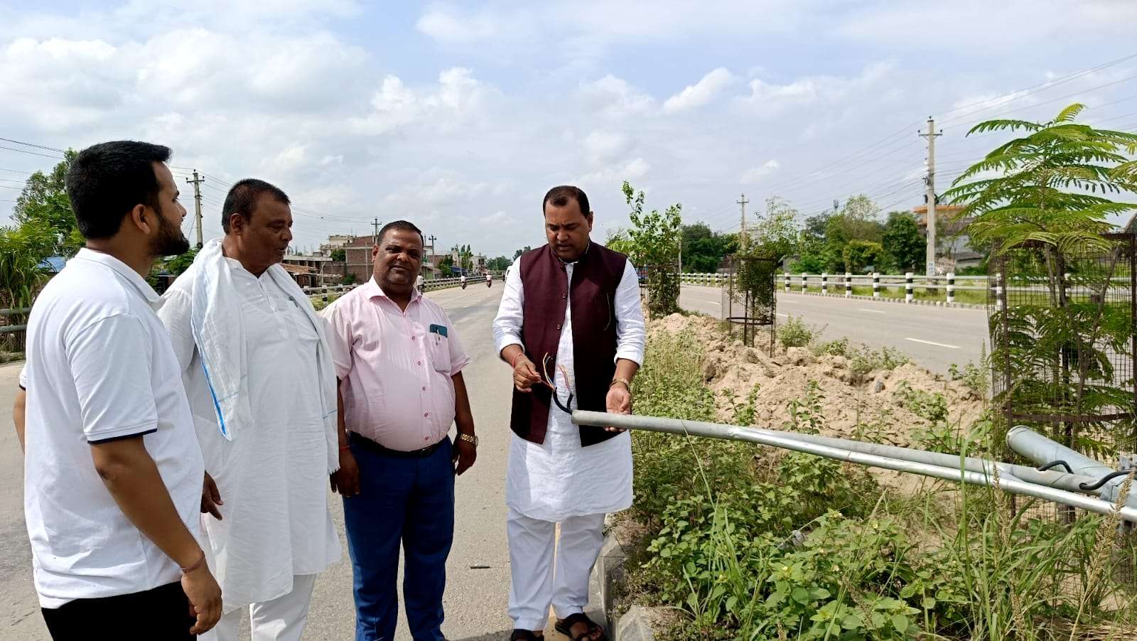 सडक बत्तीको गुणस्तर अनुगमनमा मधेश प्रदेशका ऊर्जामन्त्री