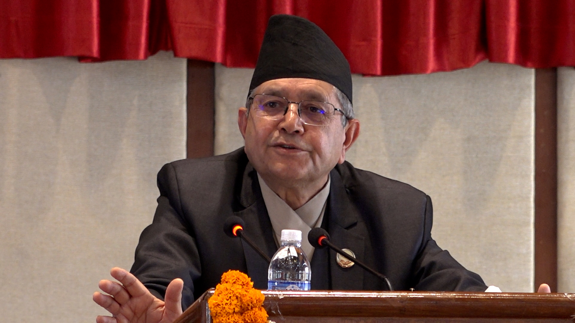 जबरजस्ती पेलेरै सदन चलाउनुपर्ने बाध्यता छ, संख्या पुर्याउनुपर्नेछ : सभामुख