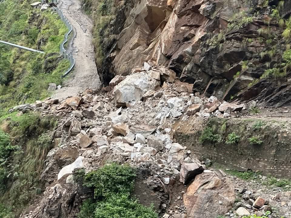 अवरुद्ध कर्णाली राजमार्ग संचालनमा