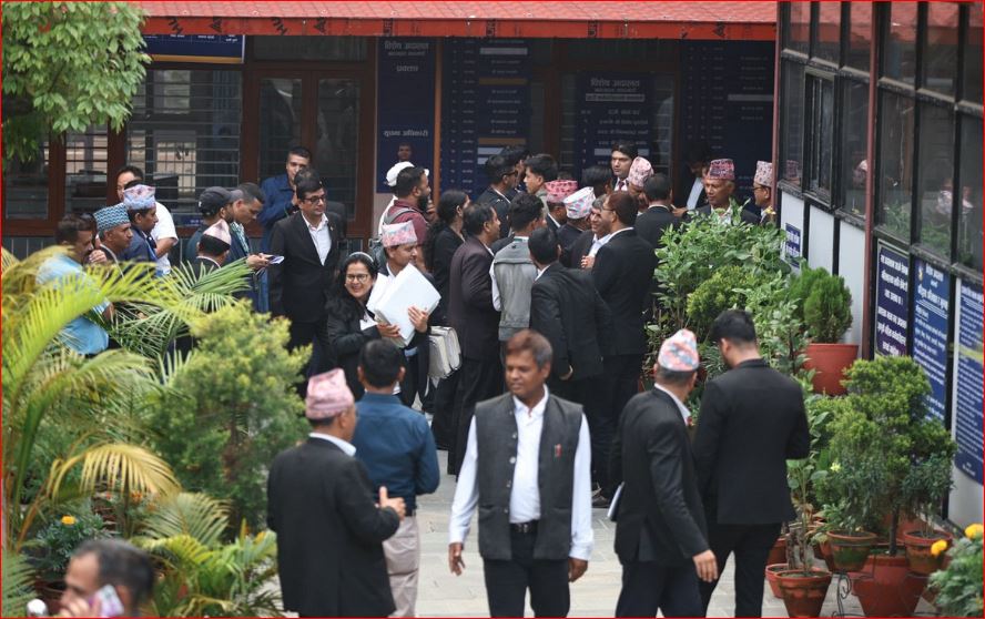 माधव नेपालको मुद्दामा आदेश प्रतीक्षामा चहलपहल, थुनछेक बहस सकियो