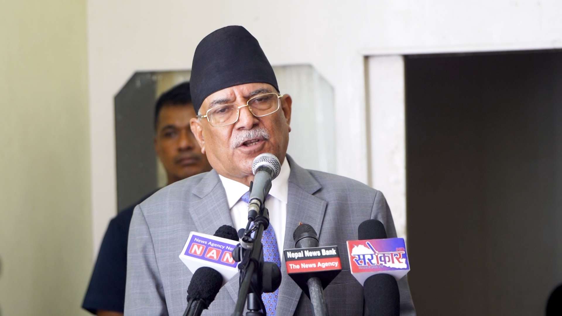 ‘लोकतन्त्रको नाममा खसीको टाउको देखाएर कुकुरको मासु बेचिने स्थिति आयो’