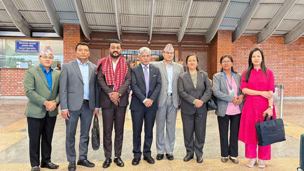 खानेपानीमन्त्री यादव स्वदेश फिर्ता