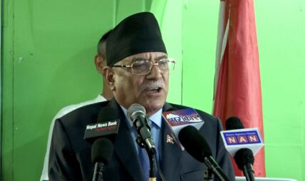 बाबा पाख्रिनलाई पार्टीमा स्वागत गर्दै प्रचण्डले भने- पर्सामा विजय यात्रा सुरु भयो