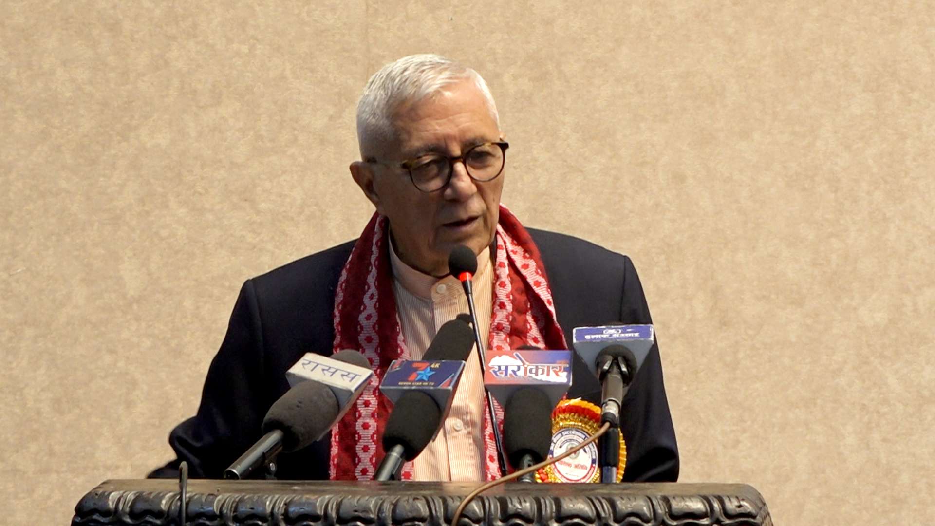 युवा पलायनलाई रोक्न देशमै रोजगारी सिर्जना गर्नुपर्छ : डा.कोइराला