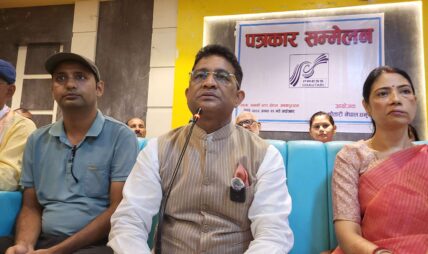 बिमलेन्द्र निधिमाथि खनिए एमाले नेता रघुवीर महासेठ