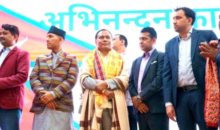 खाडी देशको भ्रमणमा रहेका कुलमानले भने : म कुनै पार्टीको झन्डा लिएर आएको होइन्