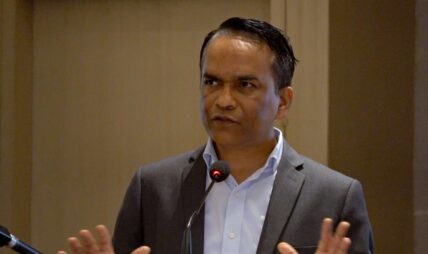 विपन्न र गरिबीको रेखामुनि रहेकाहरुलाई ऋणको पहुँचमा ल्याउनुपर्छ : गर्भनर