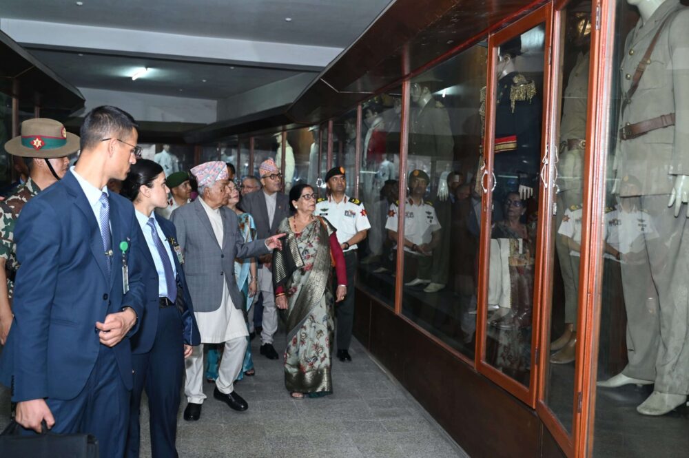 राष्ट्रपतिले गरे राष्ट्रिय संग्रहालय र नेपाली सेनाको सैनिक संग्रहालयको अवलोकन