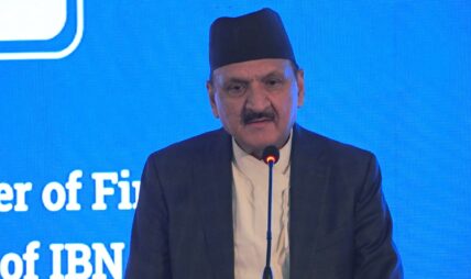 कांग्रेसको परम्परागत जनाधार खस्कियो, जोगाउनेतिर लागौं : डा.महत