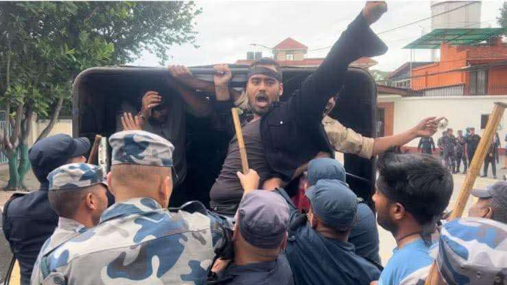 वालुवाटारमा नेविसंघको प्रदर्शन, सात जना पक्राउ