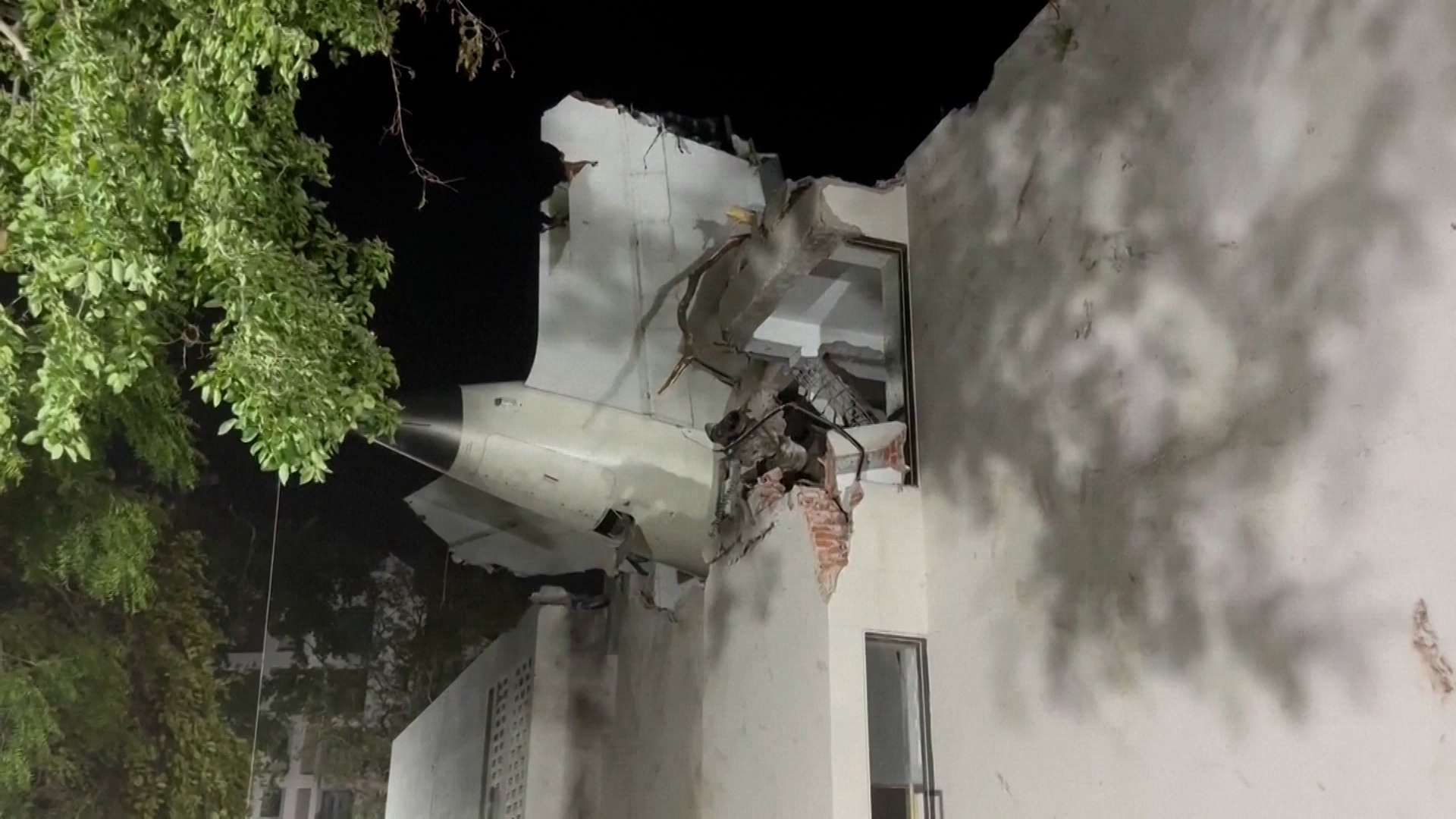 एयर इन्डिया दुर्घटनाः दुवै इन्जिनमा इन्धन प्रवाह रोकिएपछि दुर्घटना