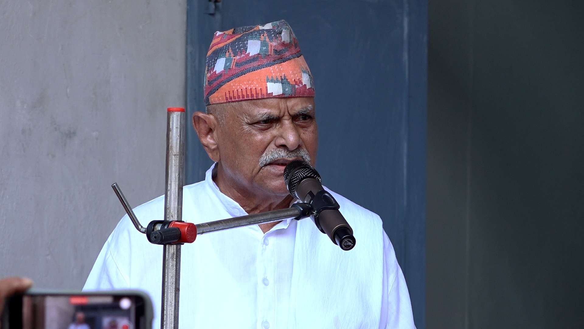 पूर्वराष्ट्रपति यादवद्वारा ‘सत्सङ्गदीक्षा’ पुस्तकको लोकार्पण, नेपाली समाजलाई नैतिक मार्गदर्शन दिने विश्वास