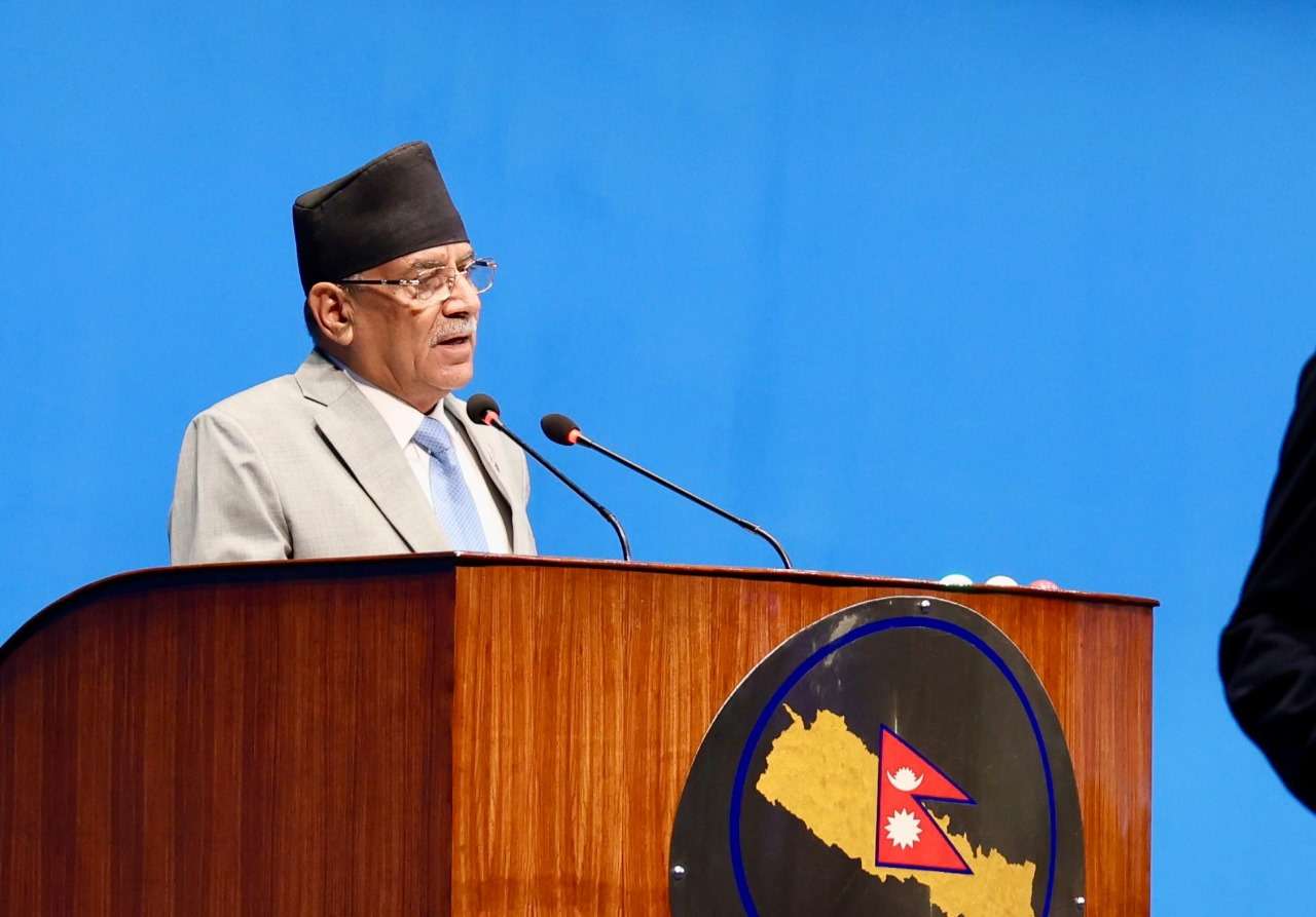 प्रचण्डको आरोप : संसद विचौलियाको खेलमैदान, सरकार दलालको कब्जामा