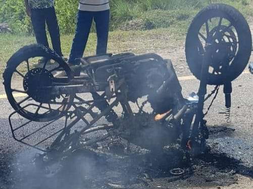 मोटरसाइकल र पिकअप ठोक्किदा सेनासहित पाँच घाइते