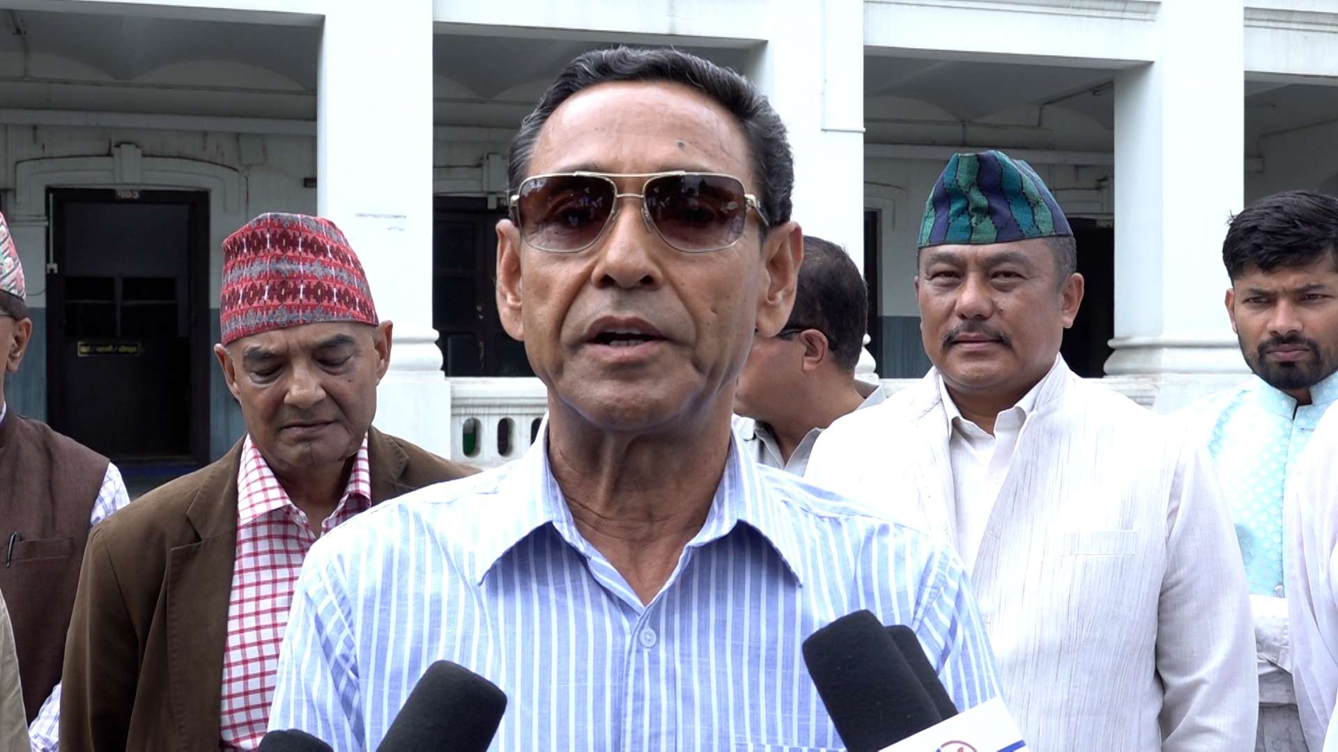 राजेन्द्र लिङ्देनविरुद्ध उपाध्यक्ष गिरी निर्वाचन आयोगमा