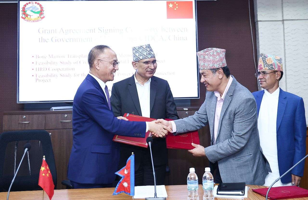 अर्थमन्त्री पौडेल र चीनको सिड्का अध्यक्षबीच भेट : चारवटा परियोजनाको समझदारी पत्रमा हस्ताक्षर अर्थमन्त्री पौडेल र चीनको सिड्का अध्यक्षबीच भेट : चारवटा परियोजनाको समझदारी पत्रमा हस्ताक्षर