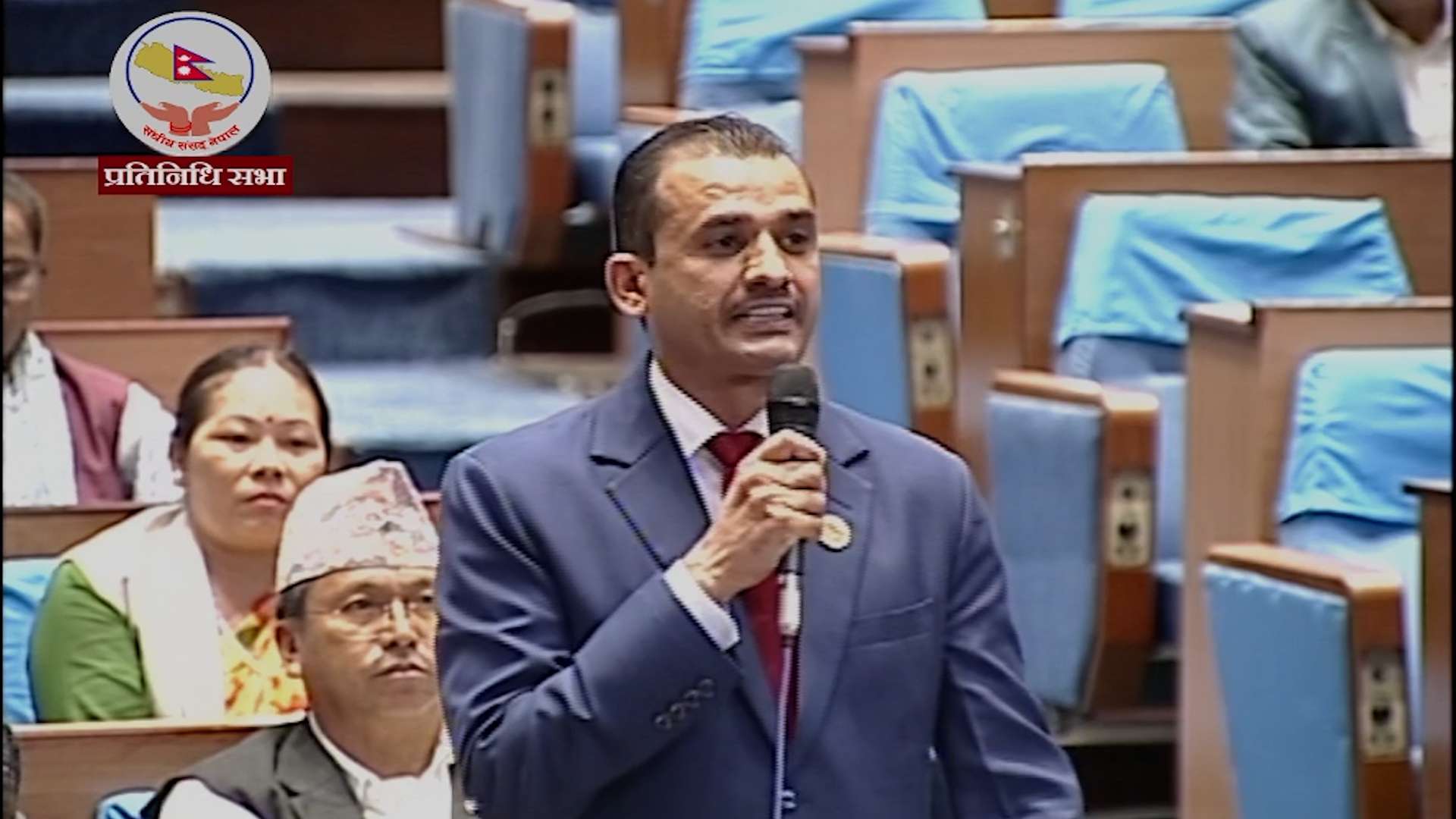 सरकारी कार्यक्रममा निलम्बनमा परेकाहरु उपस्थिती हुनु संसदको अवमूल्यन हो : माधव सापकोटा