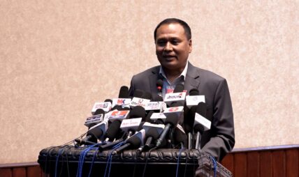 कुलमान घिसिङ भन्छन  : अब देशले नयाँ नेतृत्व खोजेको छ