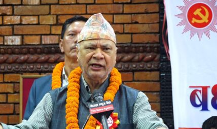 ८० प्रतिशत युवाहरुले बिना जागिर महिनाको २ लाख कमाउँछन् : शिक्षामन्त्री