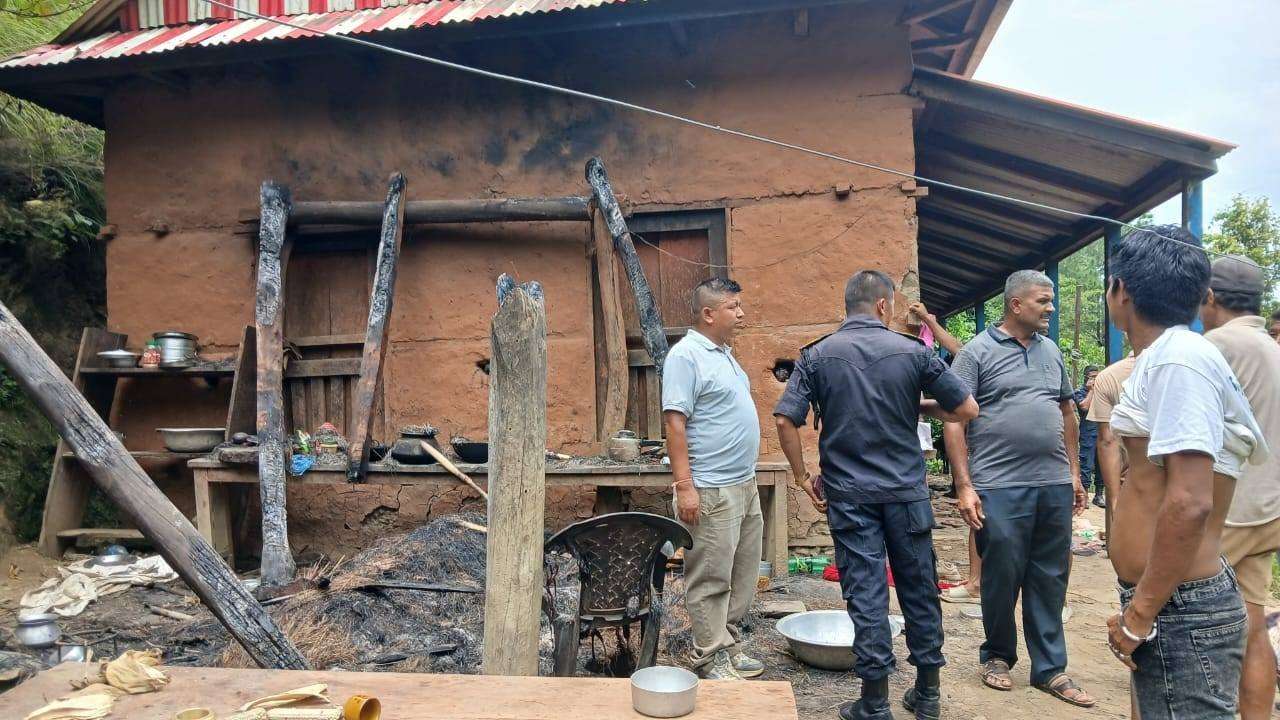 बेपत्ता हायु परिवारको खोजीमा रामेछापको प्रहरी पनि परिचालन बेपत्ता हायु परिवारको खोजीमा रामेछापको प्रहरी पनि परिचालन