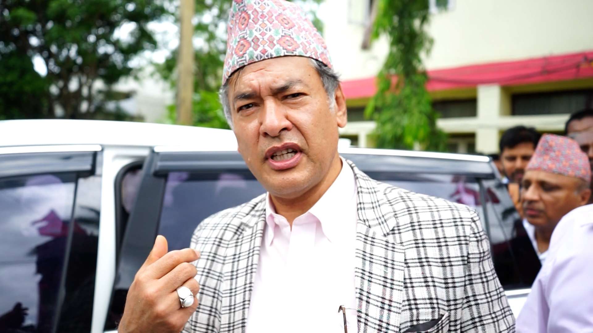 मधेश प्रदेशमा डिप बोरिङ जडानका लागि गृहकार्य सुरु गर्न वितरण केन्द्र प्रमुखहरुलाई शाक्यको निर्देशन