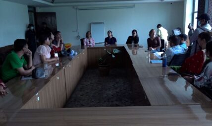 भ्रष्टाचार र विकृति फैलाएको भन्दै ब्लु डाइमन्ड सोसाइटीको कार्यालय घेराउ