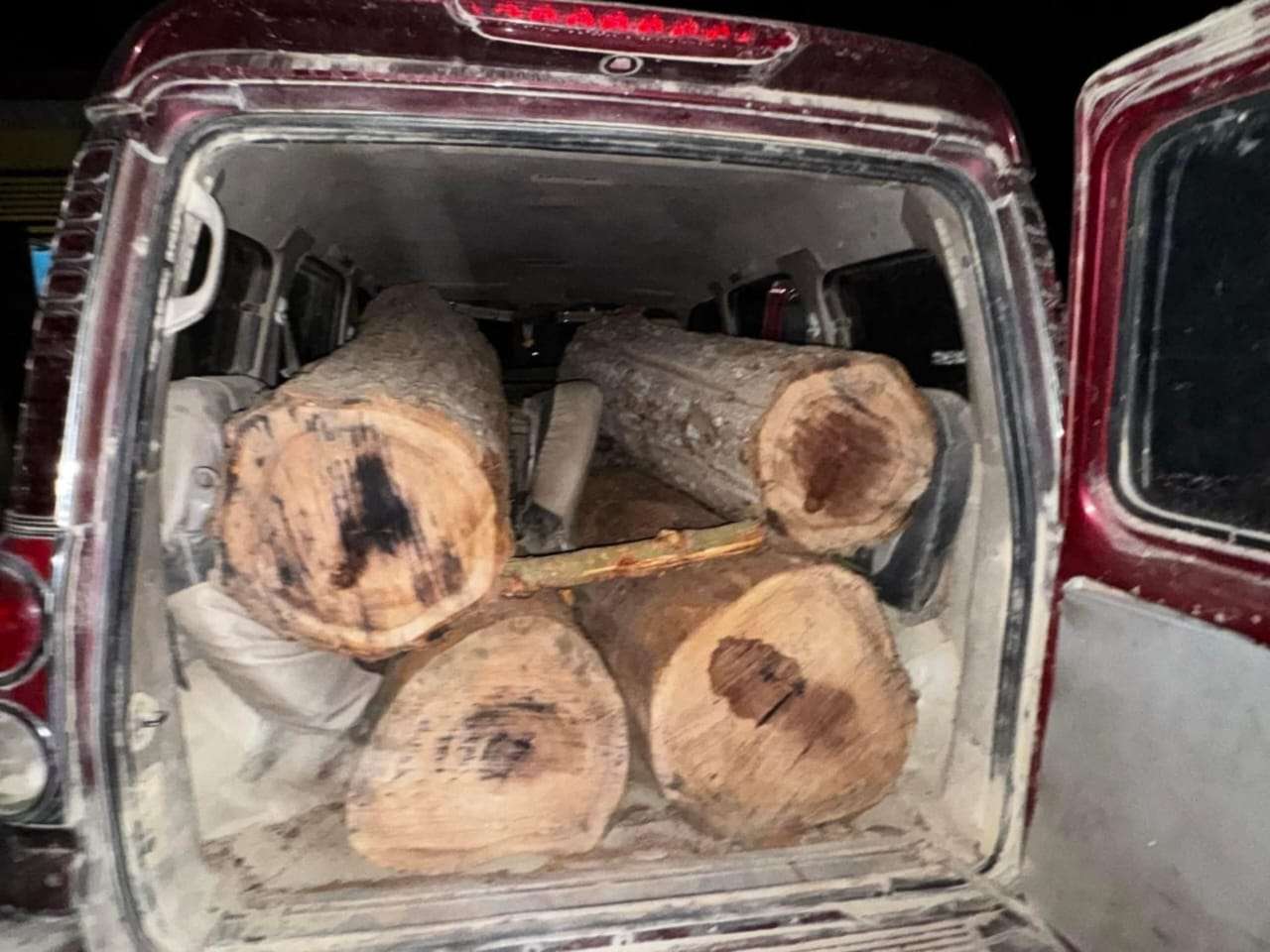 सालको गोलिया काठ सहित स्कारपियो गाडी गस्ती टोलीको नियन्त्रणमा