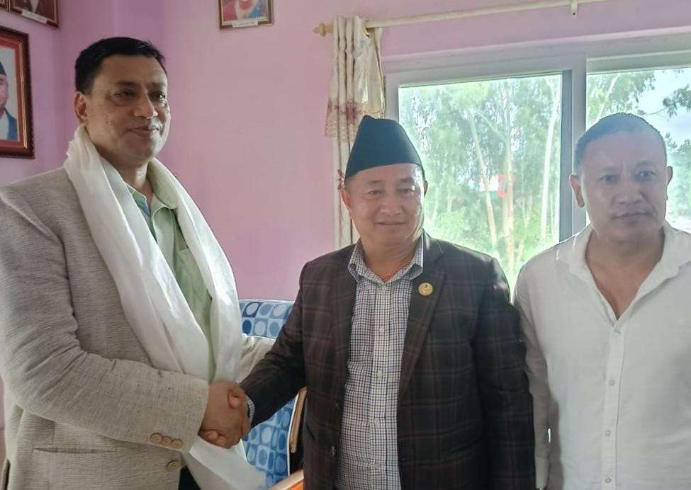 लामाको उपस्थितीमा बानियाँले गरे पदभार ग्रहण