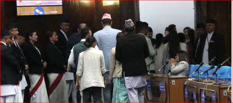 भिजिट भिसा प्रकरणमा उच्चस्तरीय छानविन माग गर्दै रास्वपा–राप्रपाले फेरि संसद बैठक बहिष्कार
