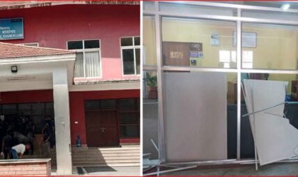 सर्वोच्चको आदेश : त्रिविमा लगाएको ताला तत्काल खोल्नू