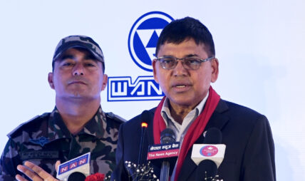 यातायात व्यवसायीहरुको समस्या समाधानका लागि छलफलमा छौंः यातायातमन्त्री दाहाल