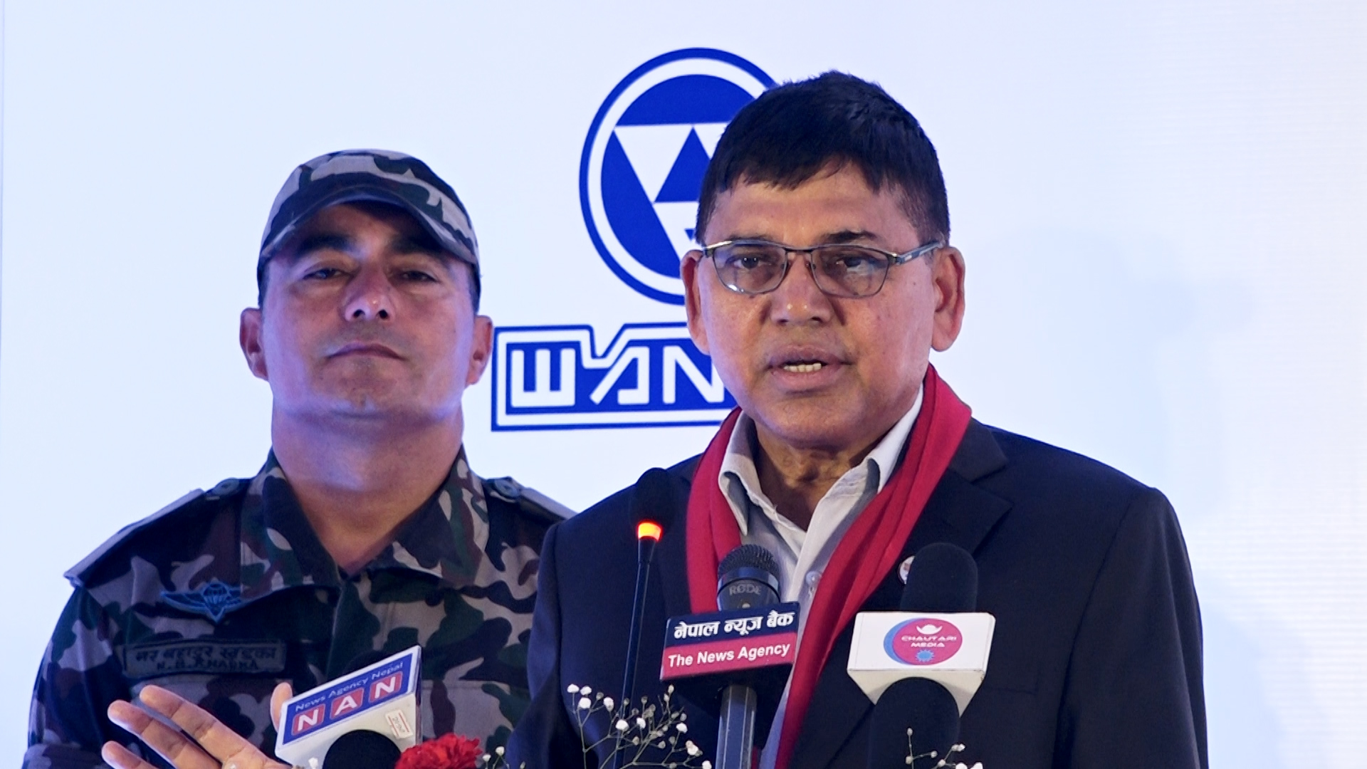 यातायात व्यवसायीहरुको समस्या समाधानका लागि छलफलमा छौंः यातायातमन्त्री दाहाल